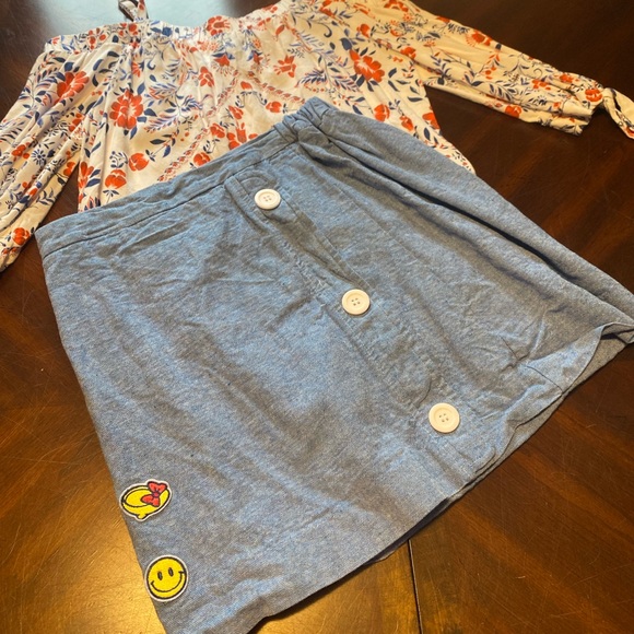 Disney Kids Floral Top and Minnie Mouse Skirt Set - Picture 4 of 6